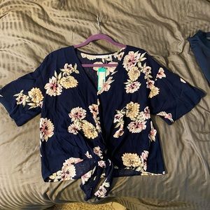 LUQ Rhee Tie Front Top